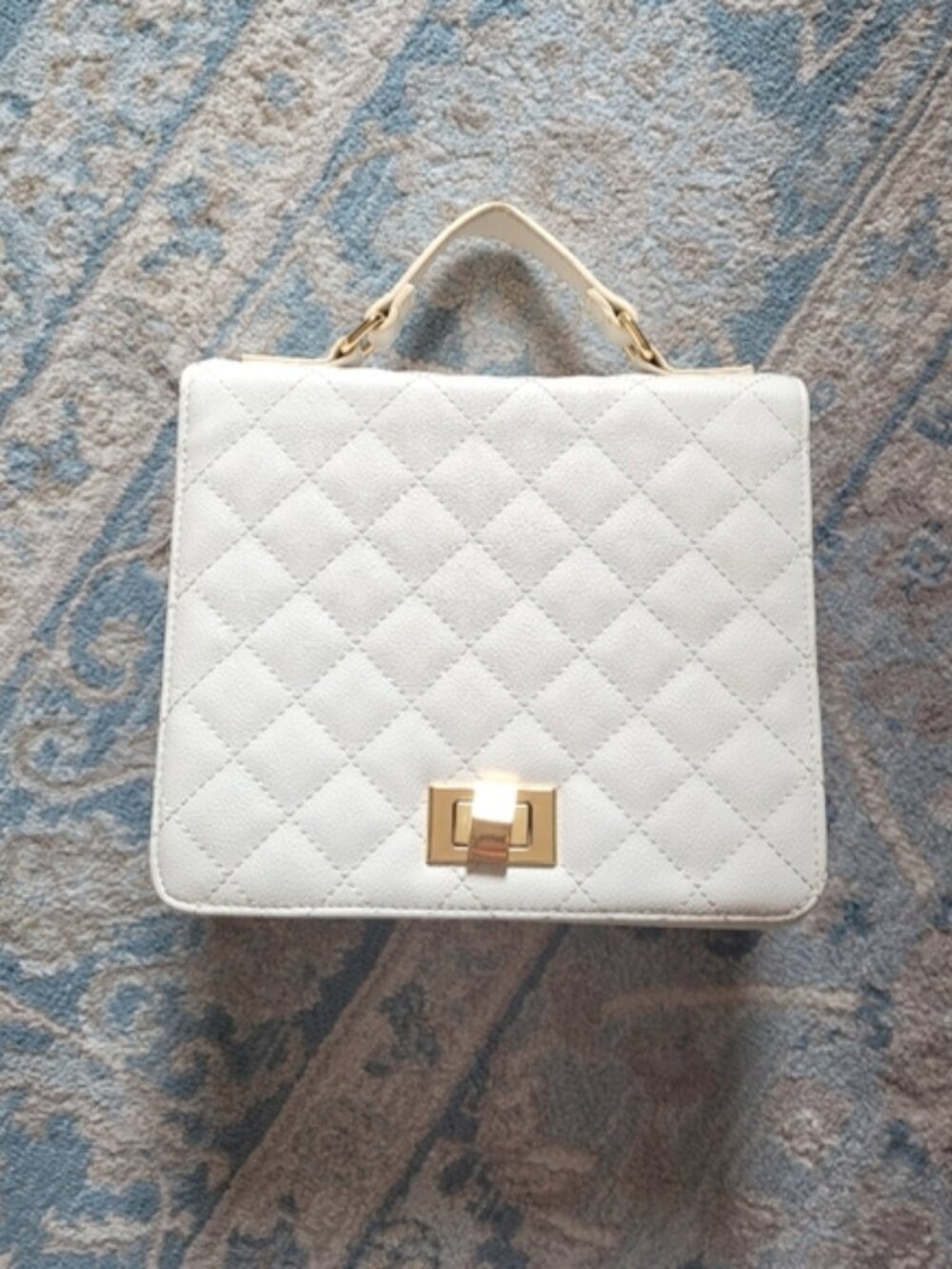 Guc forever 21 white top handle and cross body white gold purse